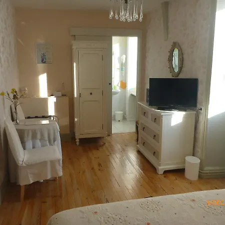 Logis Les Tilleuls Hotel